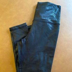 Aerie Offline Black Snakeskin Leggings